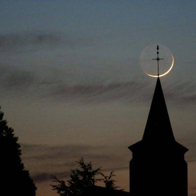 La lumière cendrée de la lune