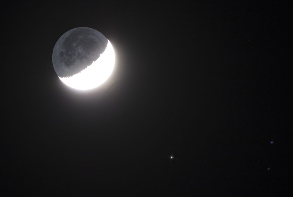 Qu'est-ce que la lumière cendrée de la Lune ?